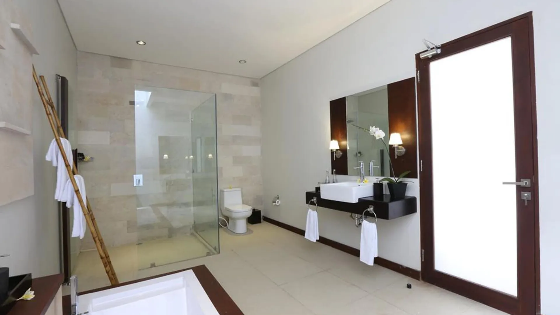 Uppala Villa & Spa Umalas Kerobokan  0*, Kerobokan (Bali)